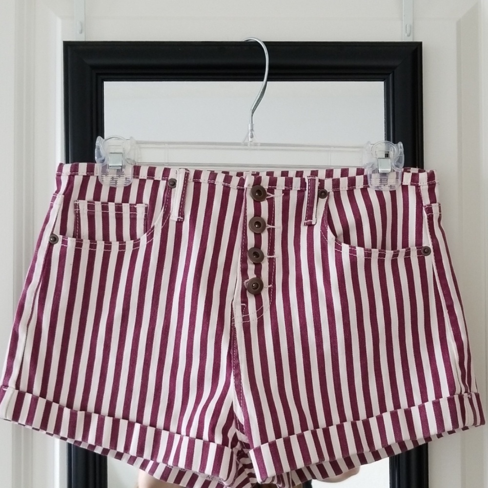 30% off if bundled w/another! Striped shorts